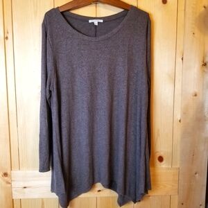 Green Envelope Shark Bite Brownish Black Lightweight Scoop Neck Sweater